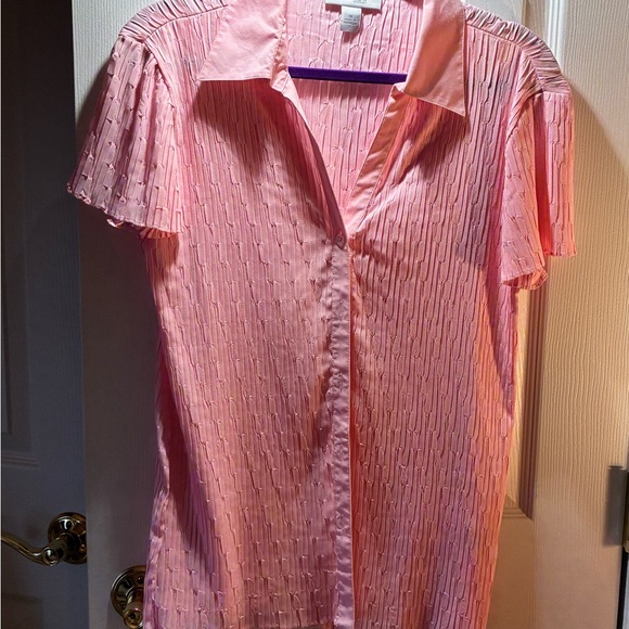 Dressbarn Pink Pleated Short Sleeve Button-Up Top - Size 1X - Picture 2 of 9
